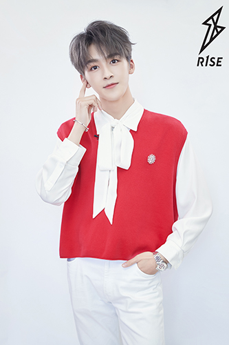 R1SE 何洛洛.jpg