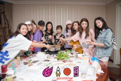 火箭少女宿舍停电却使用电磁炉涮火锅 杨超越：热搜安排下