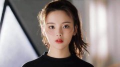 杨超越被嘲像鸵鸟 乐观回复：笑出猪叫声 获好评