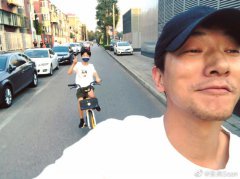 张亮为儿子天天庆祝12岁生日 网友：越来越帅了！
