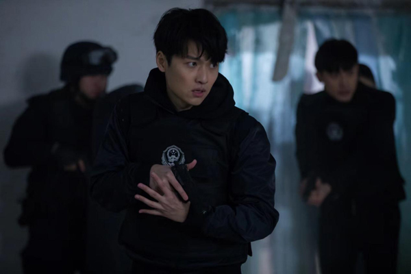 <b>杨天正《跨过鸭绿江》获电视剧“飞天奖”优秀电视剧奖</b>