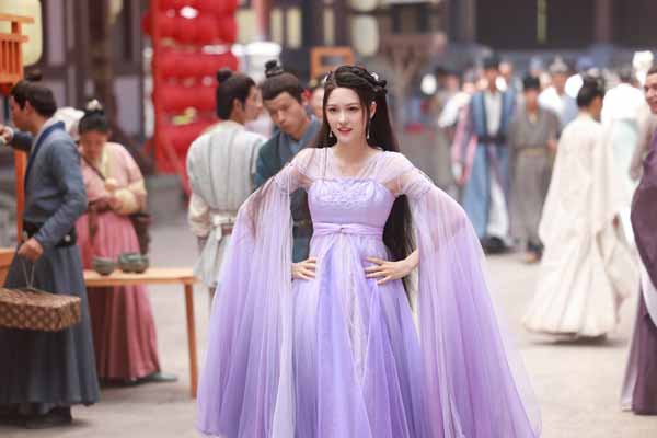 <b>陆婷玉《花戎》演绎元气东厨司命 美味治愈三界甜出圈</b>