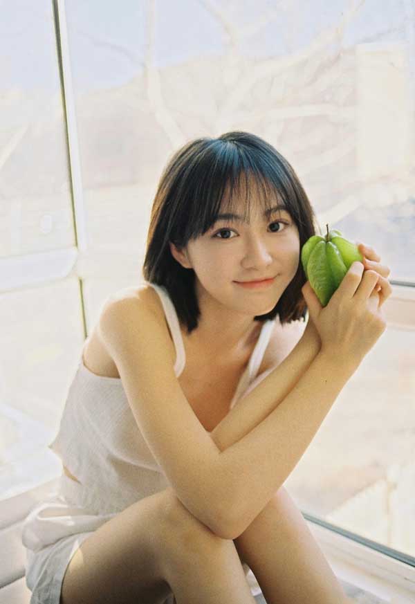 杨肸子元气少女.jpg