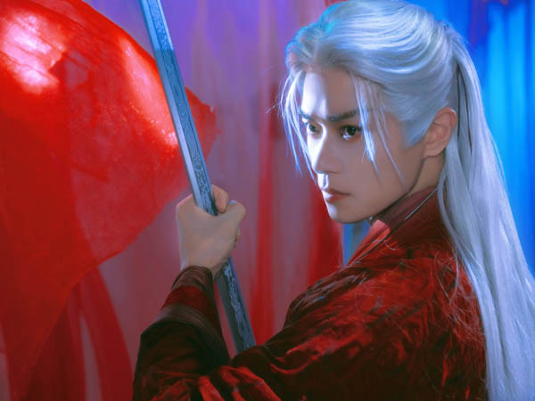 曹骏赤袍魔君大片首发 全新反派造型