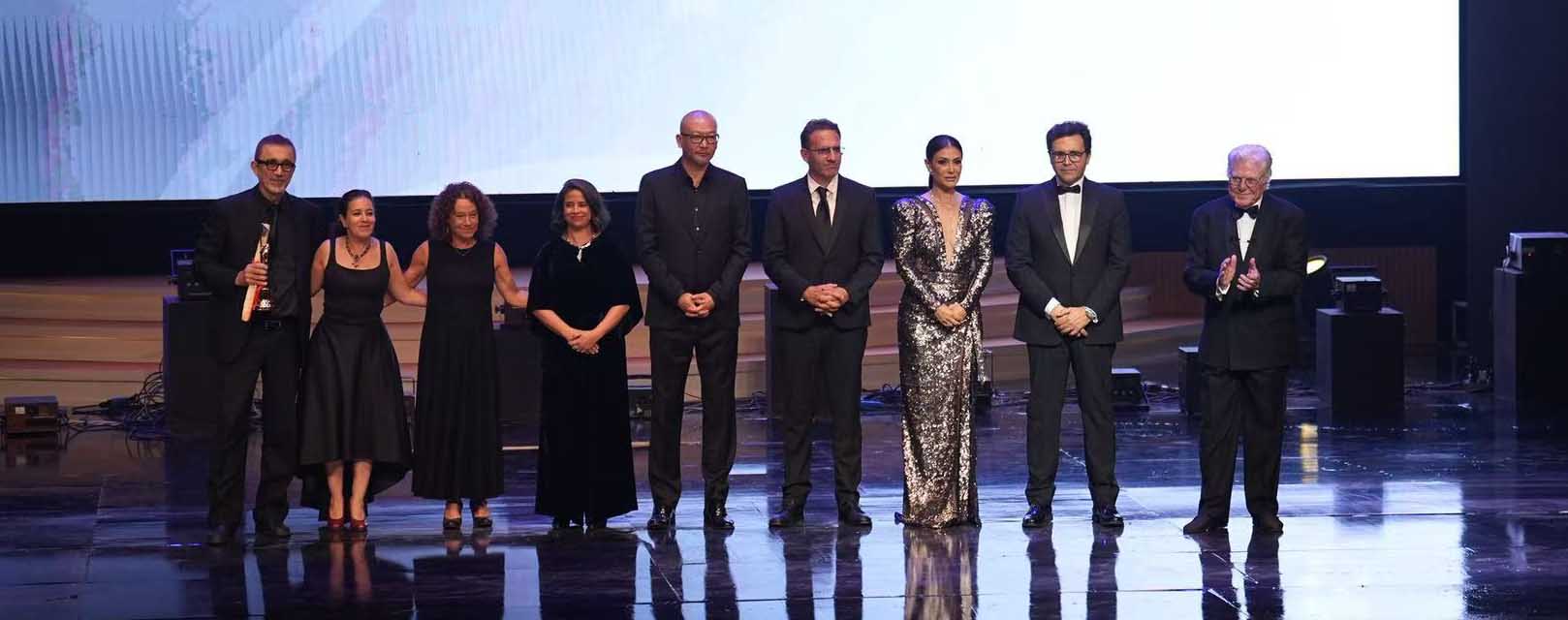 <strong>导演管虎获开罗国际电影节终身成就</strong>