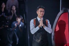 谢霆锋《中国好声音》趣味互动李荣浩，认真抢